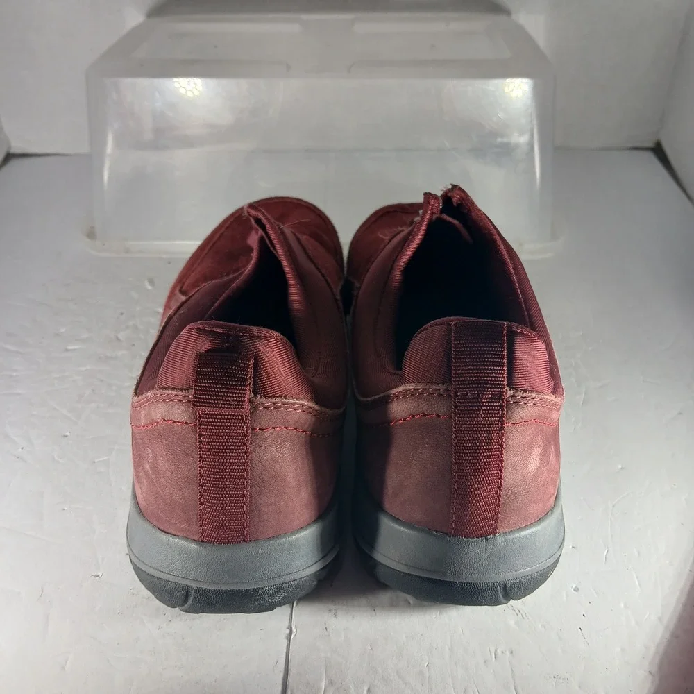 Easy Spirit Secave Walking Shoes 9.5 Burgundy Suede Zip Comfort Sneaker